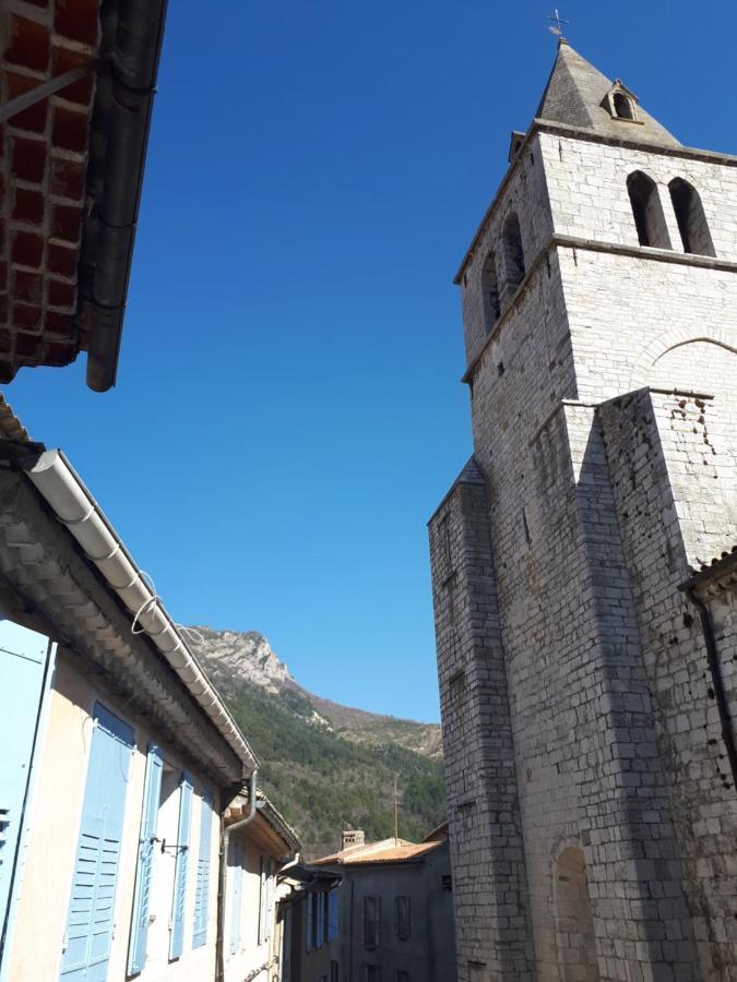 Les MIRABELLES chambres d'hôtes Sisteron Exterior foto